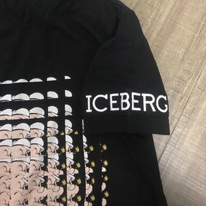 Iceberg black t shirt - large